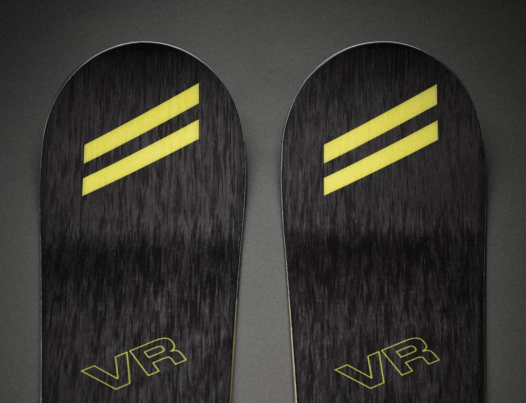 Dynamic - VR All Piste black colour - front of skis