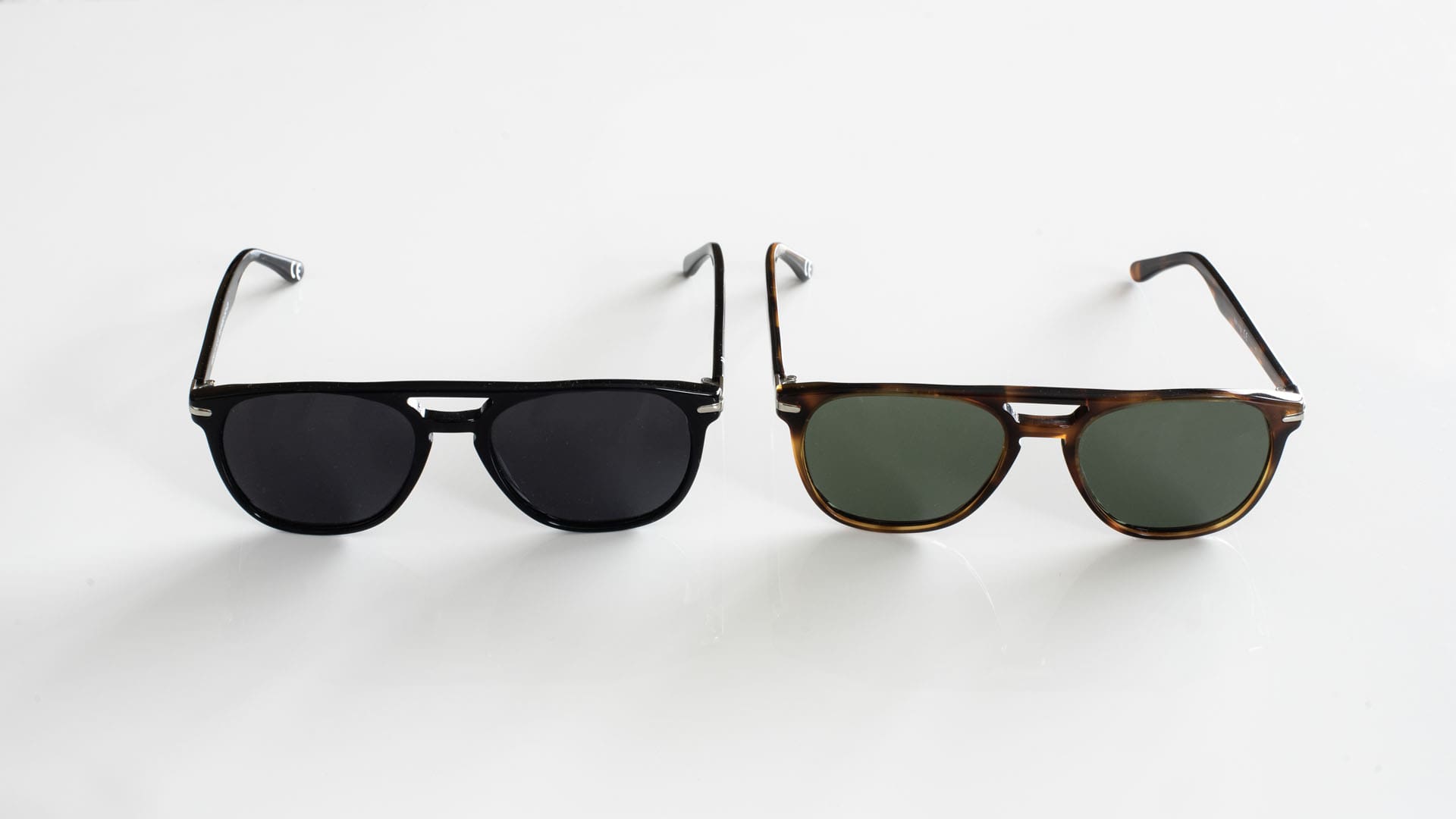 2 paia di occhiali modello nero e tartaruga VPH3