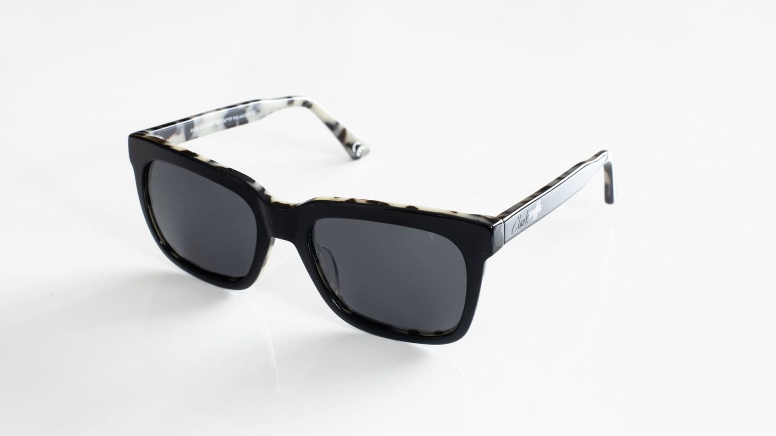 Pair of black sunglasses woman model VPF1