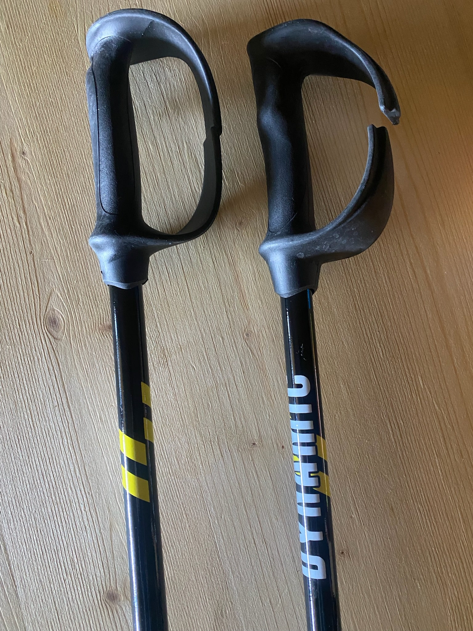 Dynamic ski pole handles